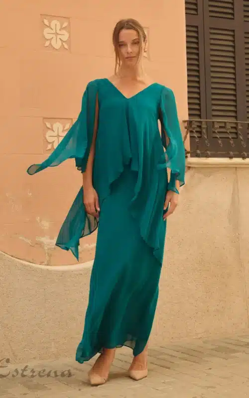 Vestido largo de fiesta verde gasa para invitada de boda de la tienda Estrena Moda en Cartagena Murcia.