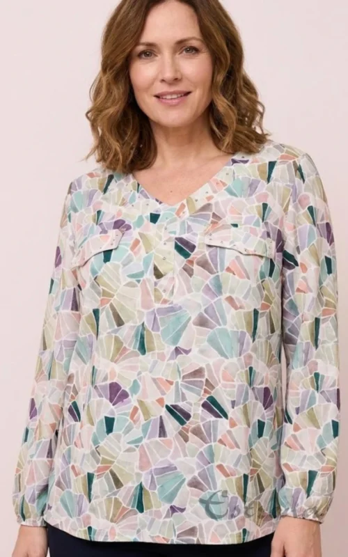 Blusa estampada con escote de pico