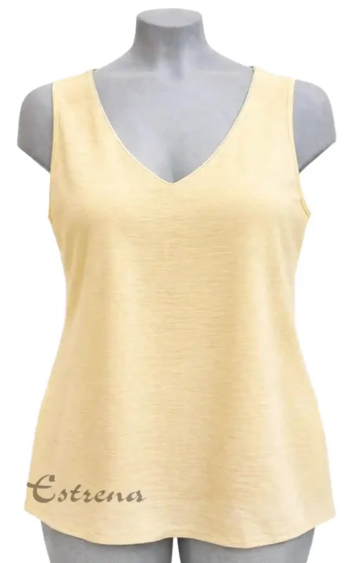 Top liso con cadenita en escote