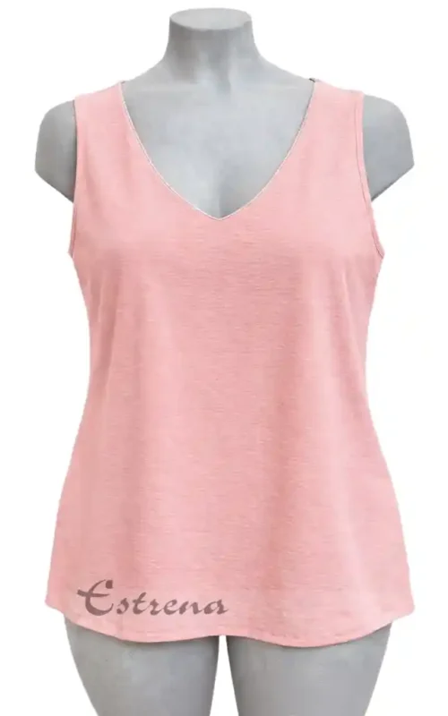 Top liso con cadenita en escote