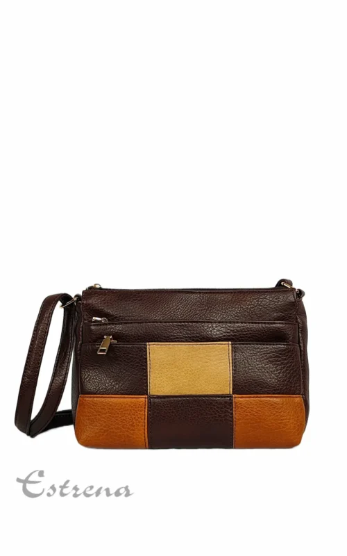 Bolso bandolera color marrón con bolsillos de cremallera y paneles frontales en beige y camel de Estrena Moda