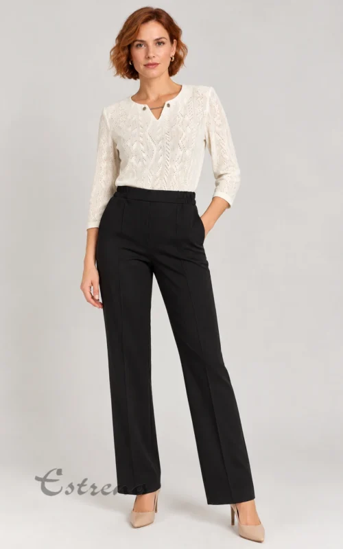 Pantalón de vestir de tiro alto color negro con diseño recto y cintura con elásticos laterales.